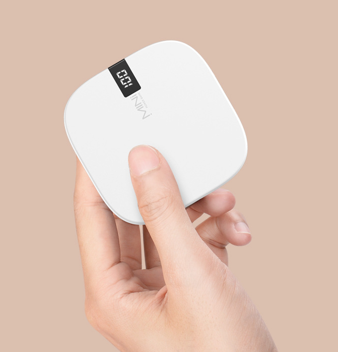 Mini batería externa de 10000 mAh, ultradelgada y de carga rápida.